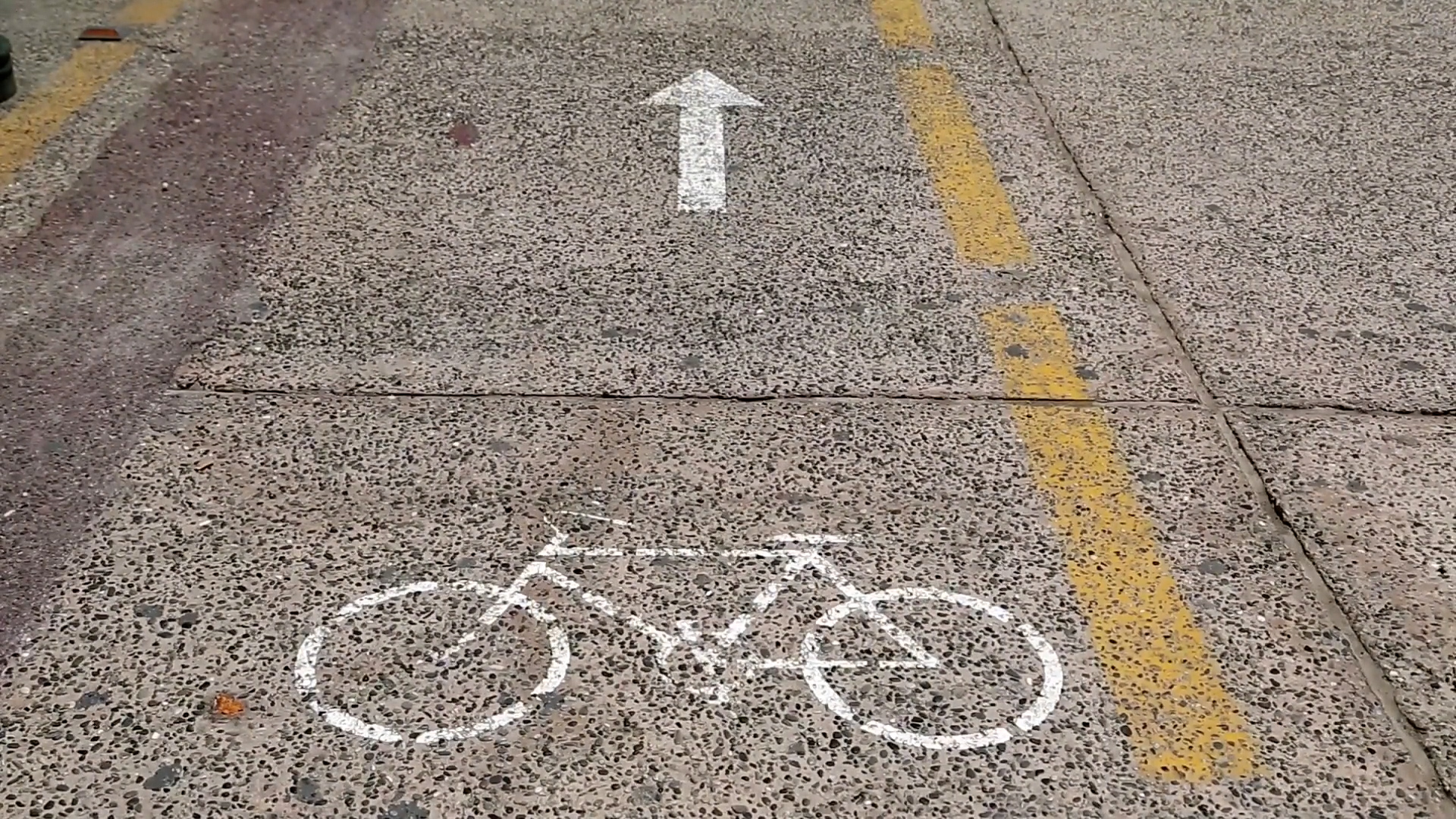 prikaz biciklističkog prostora na cesti